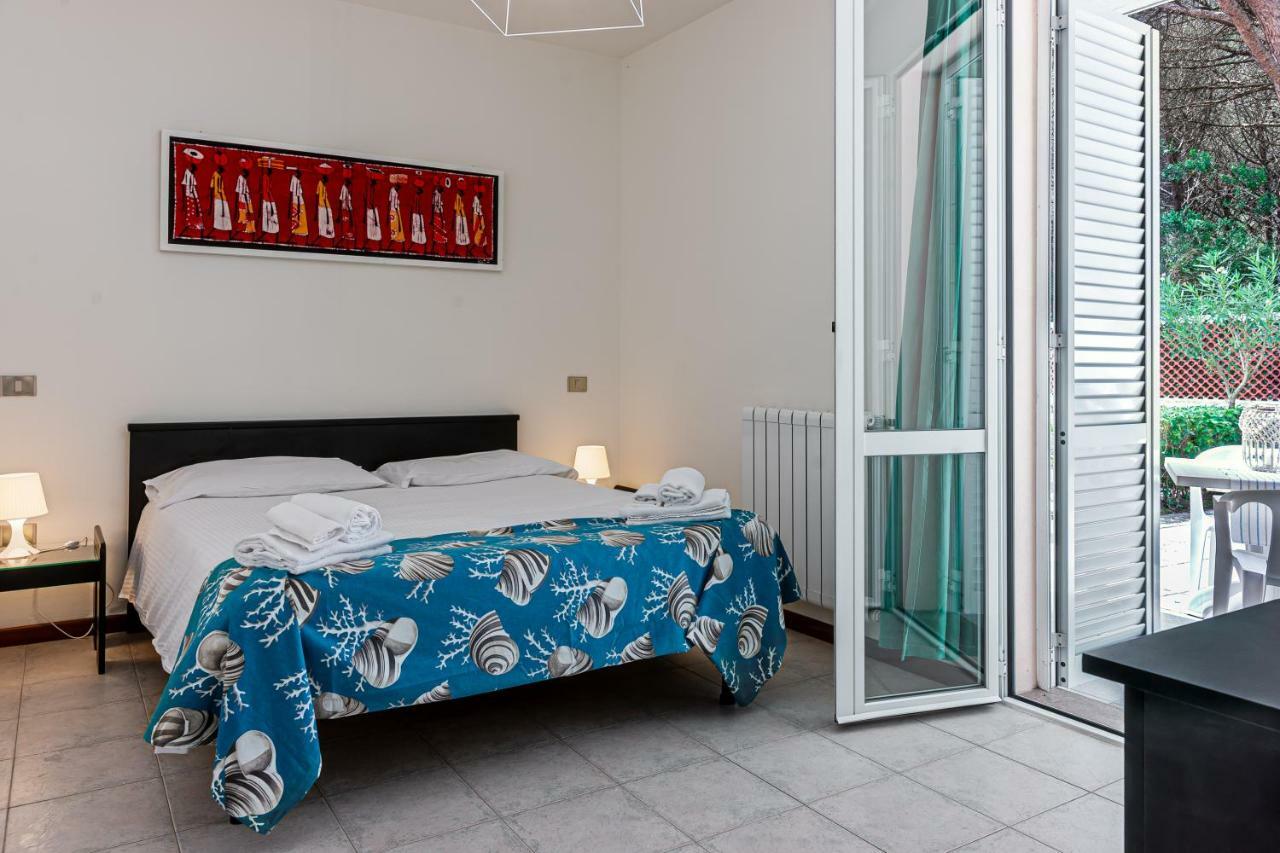 Oleandri Suite Hotel Vada Eksteriør bilde